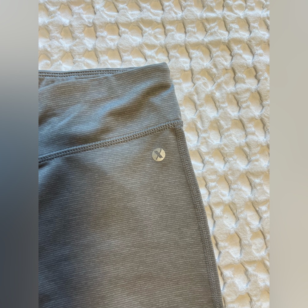 Xersion Quick-Dri Color-Block Leggings - Picture 2 of 9